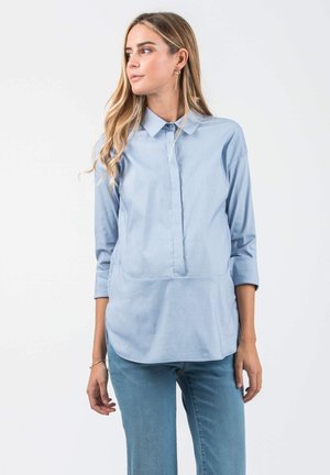 BEATRICE - OVERHEAD MATERNITY NURSING WITH ROUND HEMS - Bluse - light blue