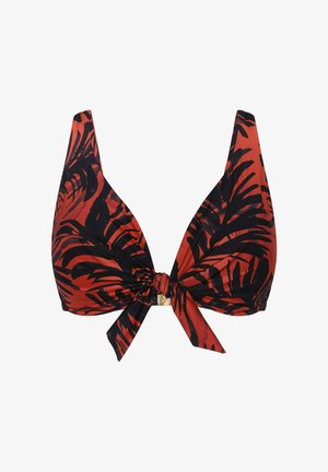 Czerwony top od bikini z czarnym tropikalnym wzorem liści, szerokie ramiączka oraz detal wiązania z przodu z metalową klamrą.