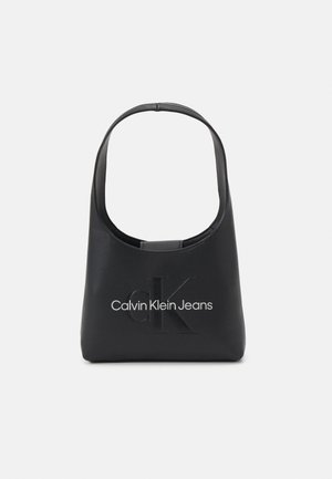 SCULPTED ARCH SHOULDERBAG22 MONO - Handtas - black/metallic logo