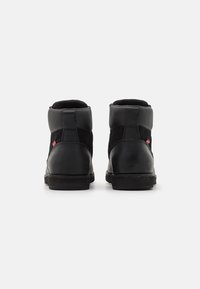 Levi's® Stivaletti stringati - black