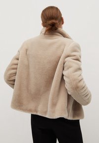 Mango Chaqueta de invierno - beige