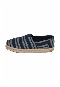 Marineblauwe en roomgekleurde gestreepte instap-espadrille met een textiel bovenkant en touwdetails rond de jute zool.