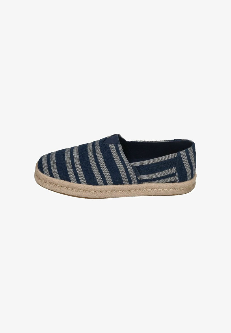 Navy- und cremefarbene gestreifte Slip-On-Espadrille mit einem strukturierten Stoffoberteil und Seilverzierungen um die Jutesohle.