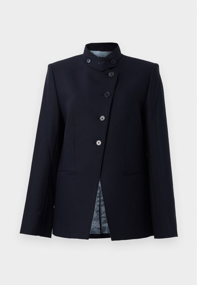 Navy-blazer gemaakt van een wolmix, met een hoge kraag, vijfknopen sluiting en twee voorzakken. Gevoerd met een gestreept stof.