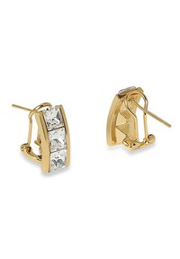 Goldfarbene Creolen mit drei klaren, rechteckigen Zirkonia-Steinen in einer Krappenfassung. Glatte Metalloberfläche mit sicherem Verschluss.