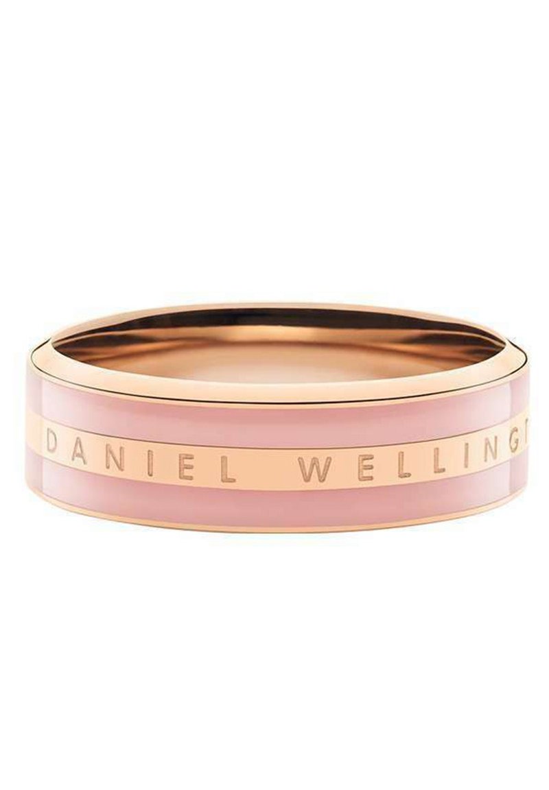 Metallinen ruusukultainen rannekoru, jossa on ohut vaaleanpunainen hartsinyöri. Kaiverrettu "DANIEL WELLINGTON" sileälle, kiiltäväpintaiselle pinnalle, jossa on pyöreä muoto.