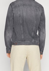 Wrangler Farkkutakki - grey