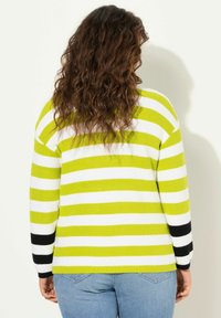 Ulla Popken LONG SLEEVE - Maglione - apple green