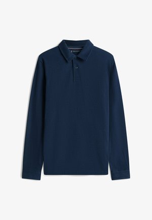 Polo manches longues bleu marine avec patte de boutonnage à deux boutons et col classique, étalé à plat sur fond blanc.