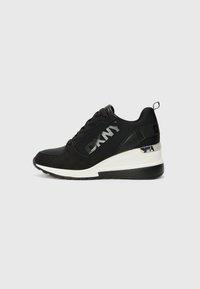 Unselected, black