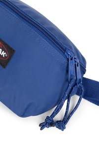 Eastpak SPRINGER POWR - Bältesväska - powr nightsky