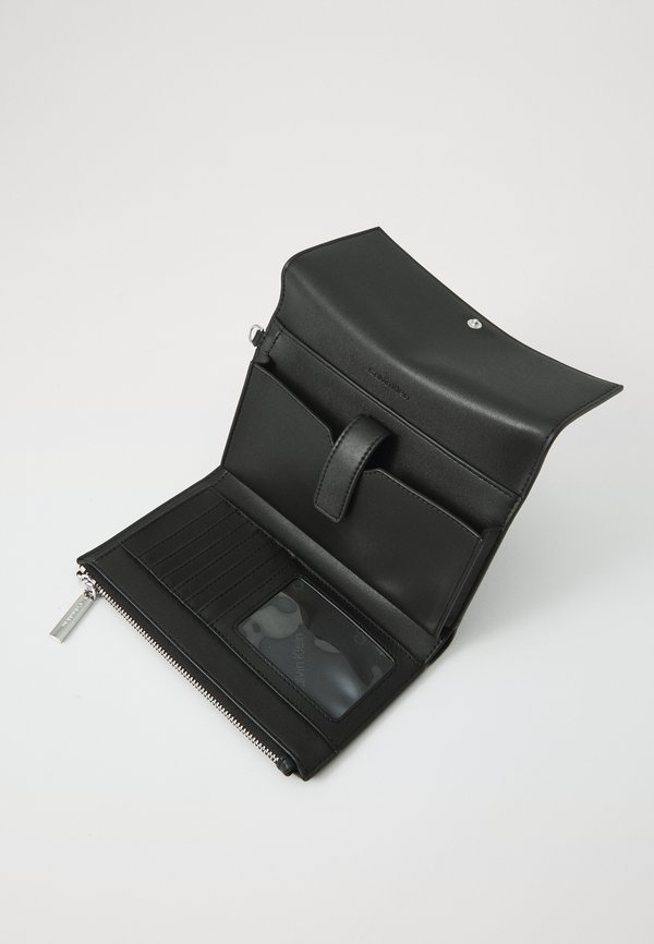 MUST LARGE TRIFOLD  - Wallet2