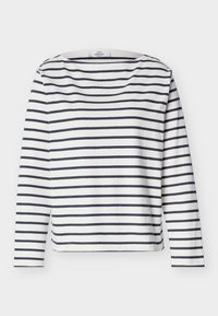 Λευκό μακρυμάνικο τοπ με μαύρες οριζόντιες ρίγες και φαρδύ λαιμόκοψη, κατασκευασμένο από απαλό ύφασμα.