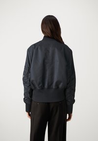 HUGO FALYNN - Bomber-jakk - black