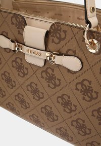 Guess NOLANA - Borsa a mano - beige