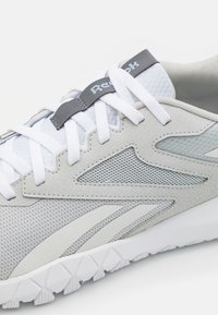 Reebok FLEXAGON ENERGY 4 - Edzőcipő - grey