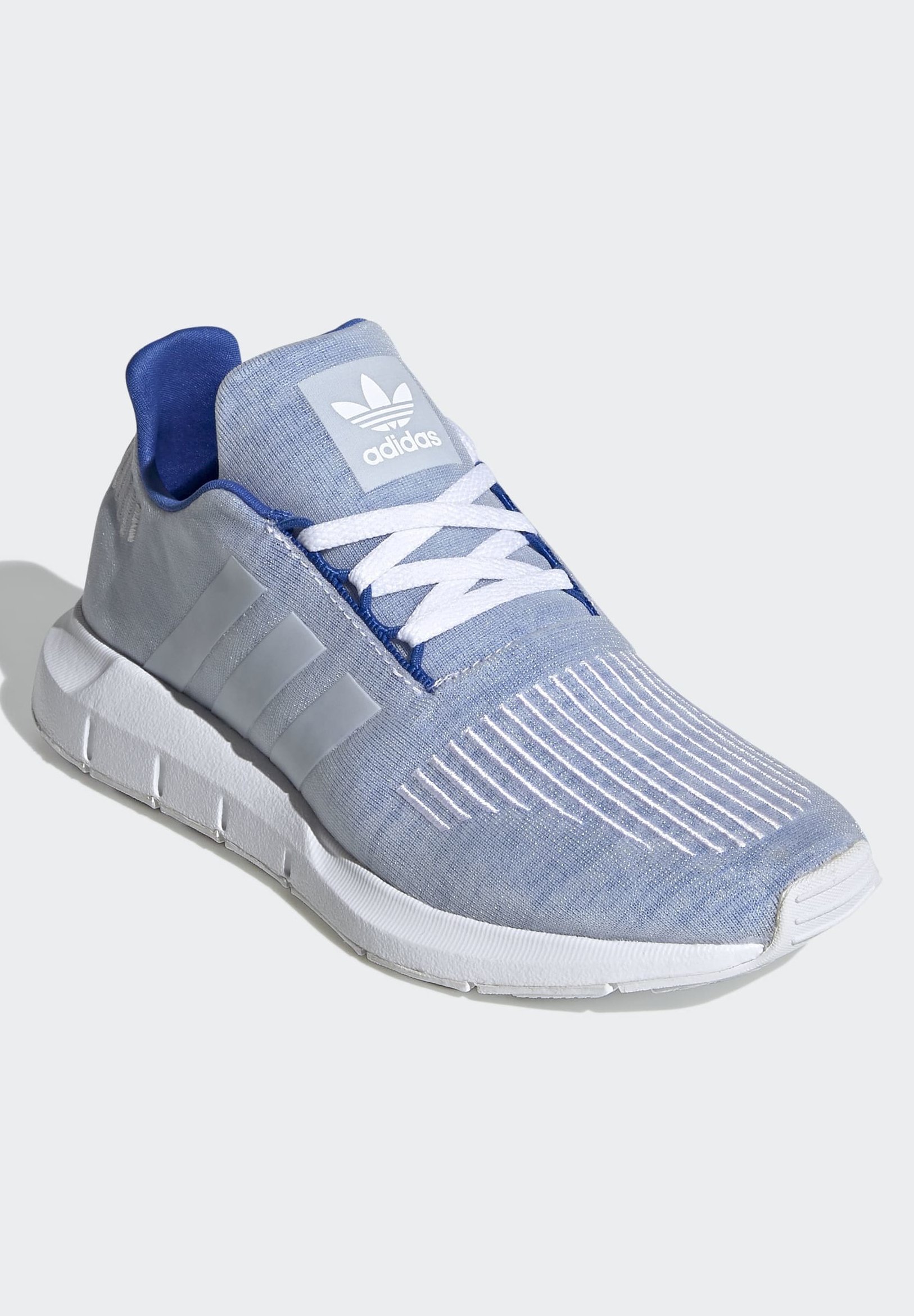 adidas Originals 2020 03 03 SWIFT RUN SHOES Sneaker low adidas Originals. SWIFT RUN Sneaker low grey twoicey