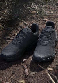 SOULSTRIDE - Hiking shoes - core black/carbon/grey six