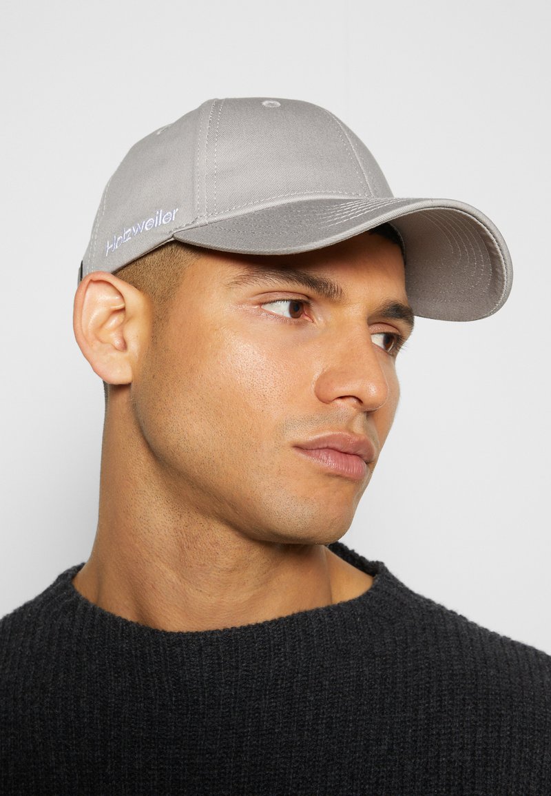 Herren Mützen, Hüte & Caps | Holzweiler SIRUS UNISEX Cap grey/hellgrau - CR60970 Herren Mützen, Hüte & Caps | Holzweiler SIRUS UNISEX Cap grey/hellgrau - CR60970