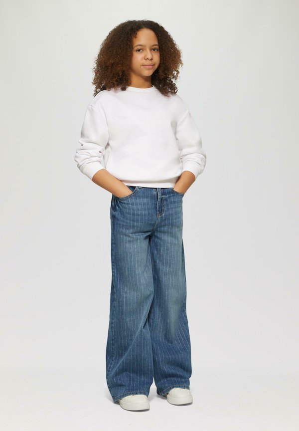 MIT RÜCKENPRINT - Sweatshirt - weiß