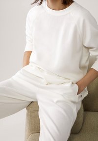 Massimo Dutti Sweater - white