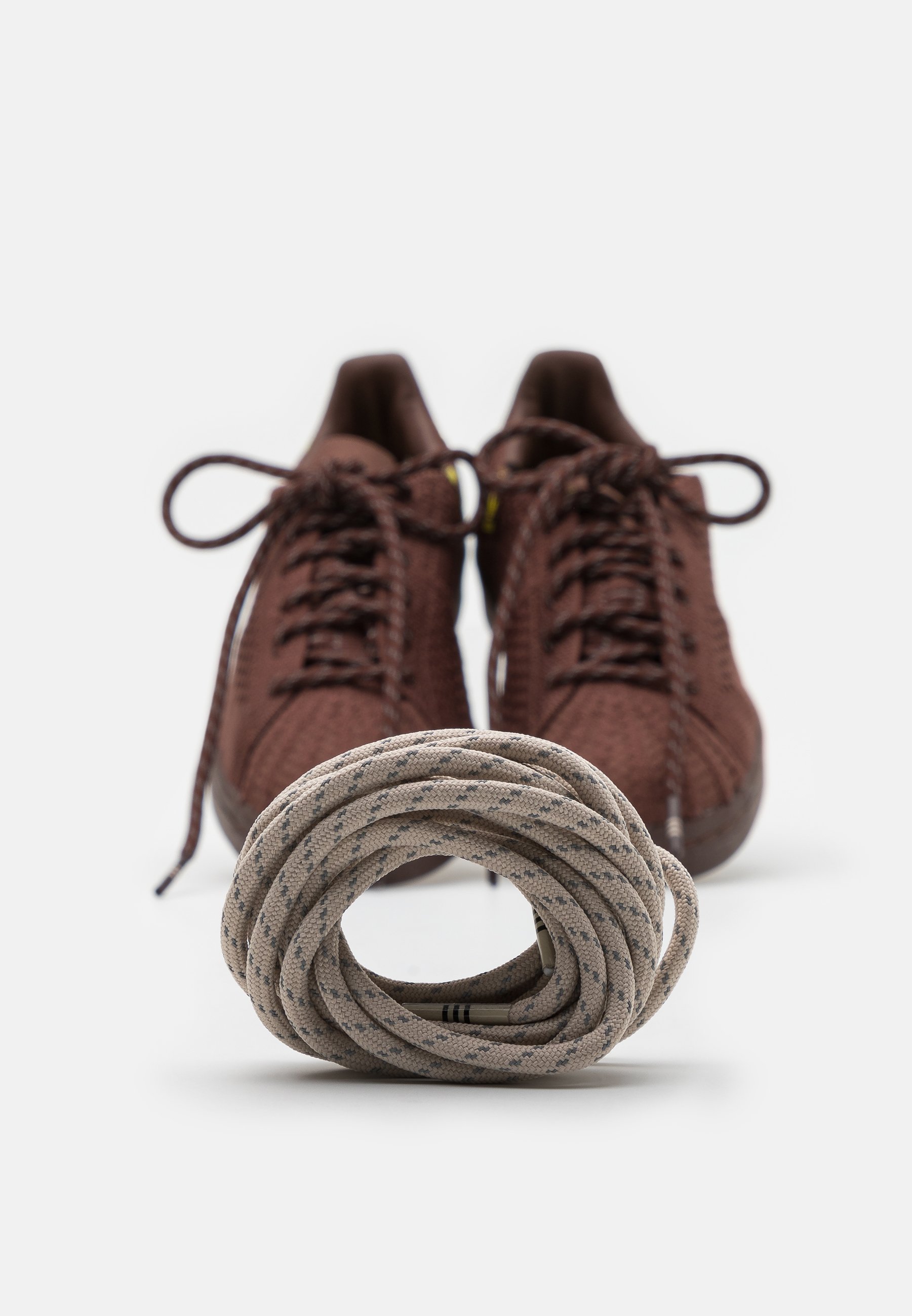 adidas Originals PW SUPERSTAR PK UNISEX - Trainers - auburn/bright  yello/brown/brown - Zalando.co.uk