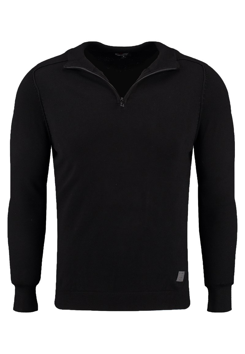 Schwarzer Pullover mit langen Ärmeln und einem Viertel-Reißverschluss am Hals. Hergestellt aus weichem Stoff, mit gerippten Bündchen und Saum, sowie einem kleinen Logodetail am unteren Ende.