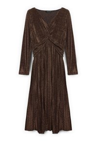 Glittrande brun klänning med långa ärmar och V-ringning. Har detaljerad insydd vridning på överkroppen och en utsvängd kjol med struktur och veck.