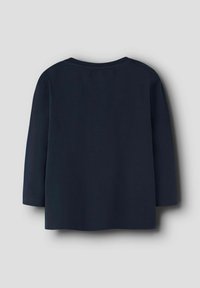 T-shirt a maniche lunghe blu navy con scollatura rotonda. Realizzato in tessuto morbido. Nessun motivo o decorazione visibile. Design semplice e classico.