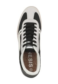 Black and white sneaker with mesh and suede upper, featuring a lace-up design, textured sole, and cork insole, size 42.