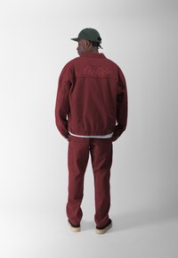 BLKVIS ATELIÉR DOUBLE KNEE UNISEX - Vaqueros cargo - red ochre