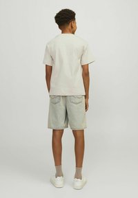 Jack & Jones Junior JJEURBAN EDGE O-NECK NOOS - Jednoduché tričko - moonbeam