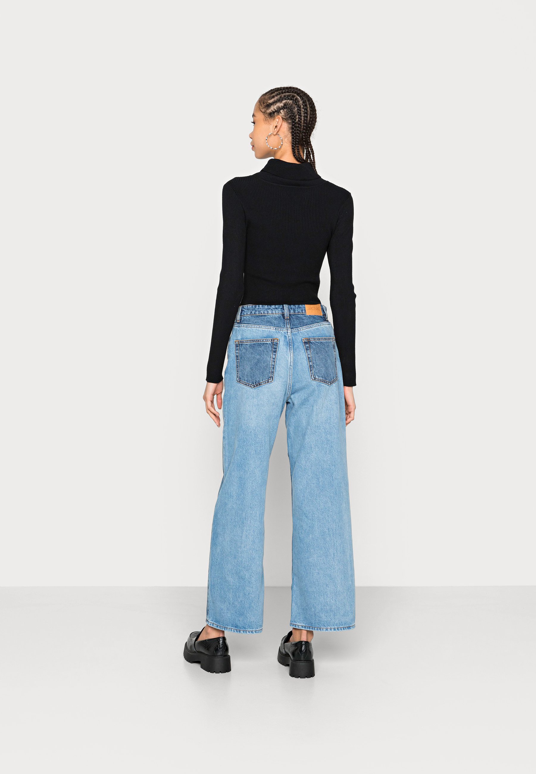 Monki YOKO CROPPED BLOCK - Relaxed fit 