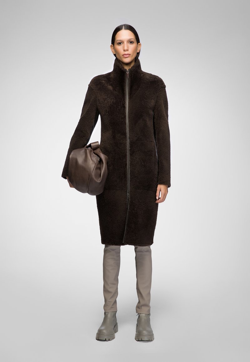 VSP - JULIA - Winter coat - brown, Enlarge