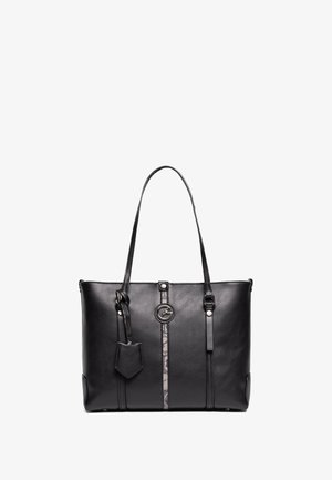 Schwarze Leder-Tote-Tasche mit zwei oberen Griffen, ausgestattet mit einem zentralen Logo und einem dekorativen Streifen. Enthält eine Seiten tasche und hat eine glatte Textur.