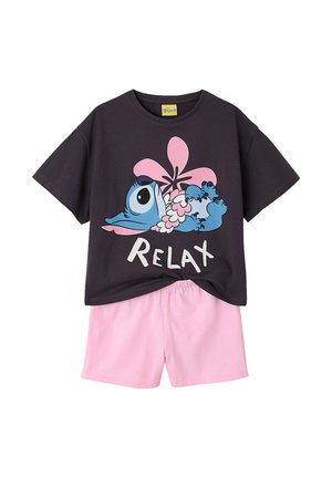 Schwarzes Kurzarm-Top mit einer entspannten blauen Cartoonfigur und einer rosa Blume als Grafik über rosa Shorts. Unter der Grafik steht das Wort "RELAX".