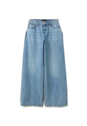 Hellblaue Jeans im weitem Schnitt mit Vordertaschen, Gürtelschlaufen sowie Knopf- und Reißverschluss.