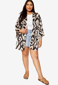 Curves Like These Skraistė  - black white