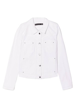 Veste en denim blanche avec un col, fermeture à boutons, deux poches avant et des accents en métal argenté. Texture simple et plate, ajustement près du corps.
