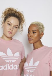 adidas Originals TREFOIL TEE - T-shirt z nadrukiem