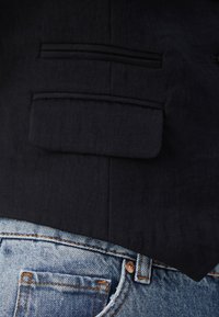 DKNY VEST - Veste - black