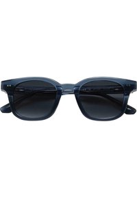 Ochelari de soare dreptunghiulari cu lentile întunecate și un cadru transparent de culoare bleumarin. Au colțuri rotunjite și accente metalice subtile pe față.