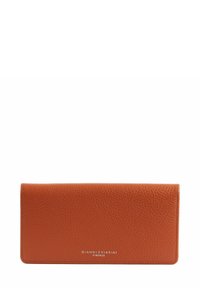 Portefeuille en cuir orange avec une finition texturée, forme rectangulaire et logo embossé en bas. Aucun élément métallique ou accent visible.