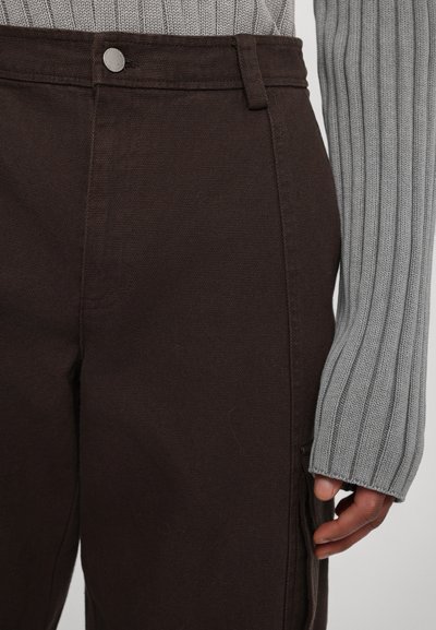 Han Kjøbenhavn CARGO TROUSERS - Kargopüksid - dark brown