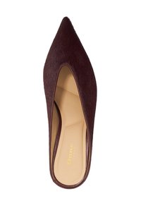 Burgundy pointed-toe pump with a smooth, textured upper. Open back design with a beige insole and gold branding.
