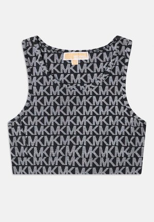 Zwart cropped tanktop met een herhaald wit MK-logo patroon, ronde halslijn en brede schouderbanden. Glad textuur.