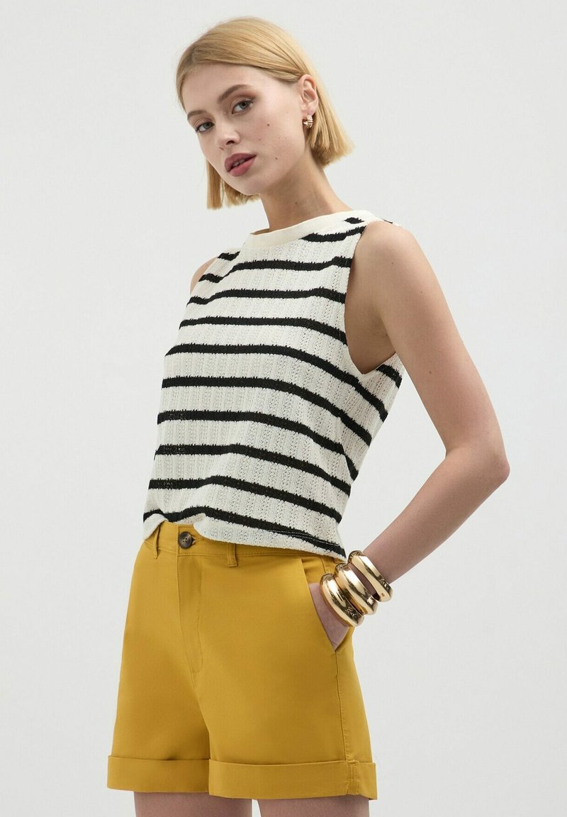 Calliope Shorts - giallo