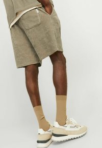 Jack & Jones Pantaloni sportivi - timber wolf