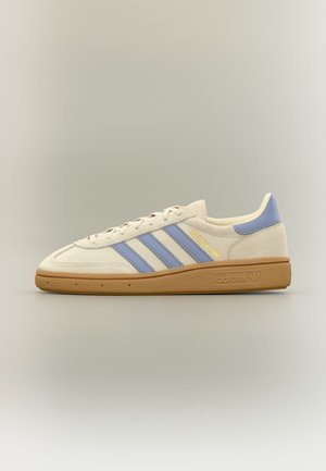adidas Originals, HANDBALL SPEZIAL UNISEX - Sneaker low - cream white/chalk blue