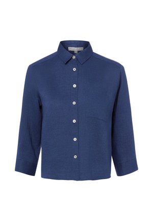 Donkerblauw overhemd met knopen, driekwart mouwen, puntige kraag, borstzak aan de voorkant en witte knopen in het midden.